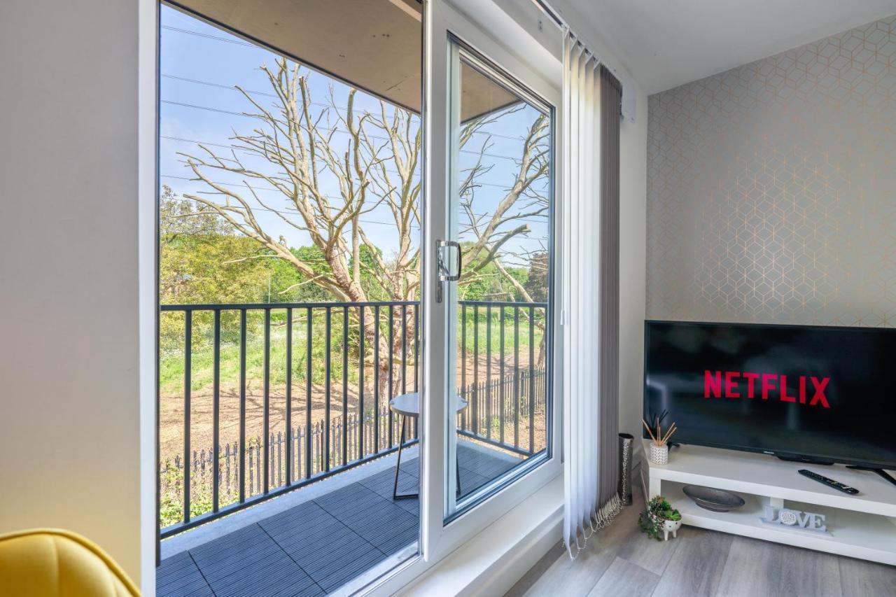 Ash View Place 4 -Heathrow - Thorpe Park - Free Parking Стейнс Экстерьер фото