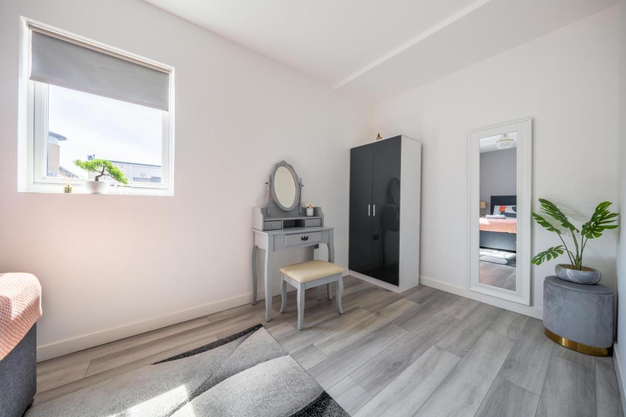 Ash View Place 4 -Heathrow - Thorpe Park - Free Parking Стейнс Экстерьер фото