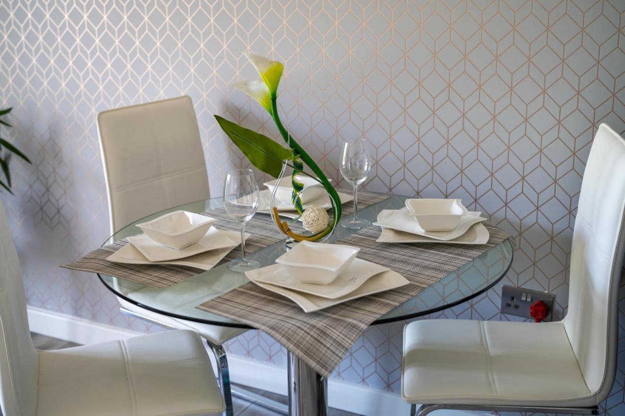 Ash View Place 4 -Heathrow - Thorpe Park - Free Parking Стейнс Экстерьер фото
