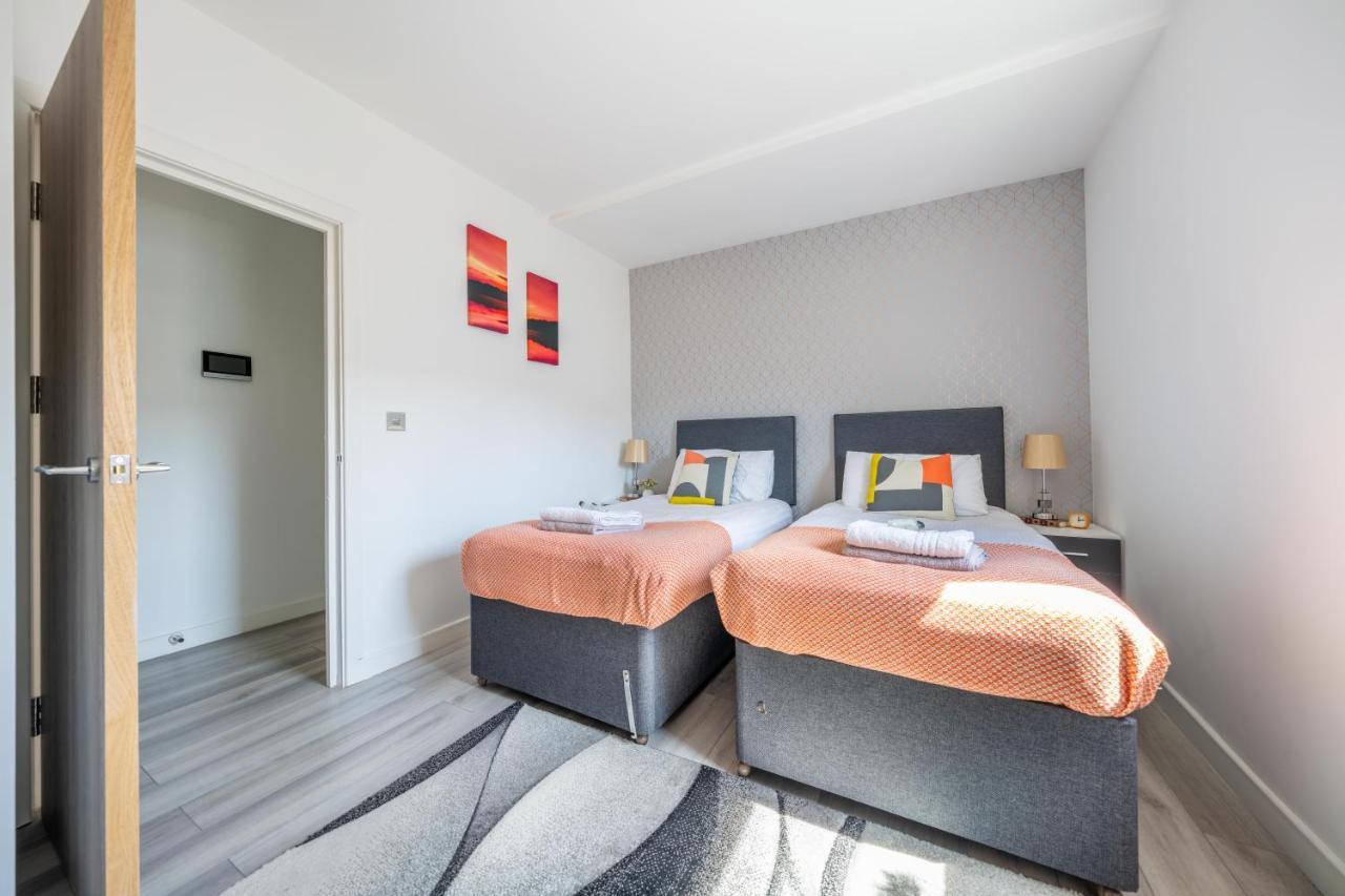 Ash View Place 4 -Heathrow - Thorpe Park - Free Parking Стейнс Экстерьер фото