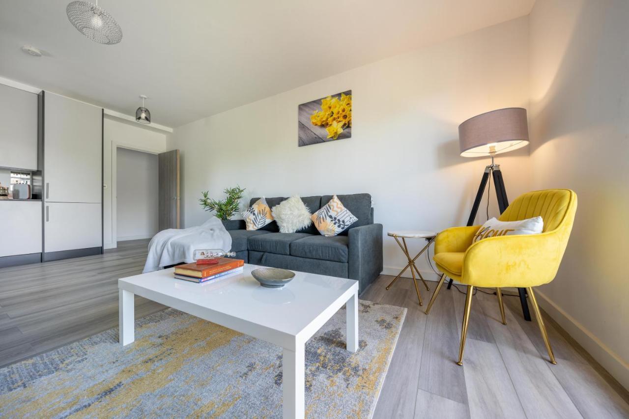 Ash View Place 4 -Heathrow - Thorpe Park - Free Parking Стейнс Экстерьер фото