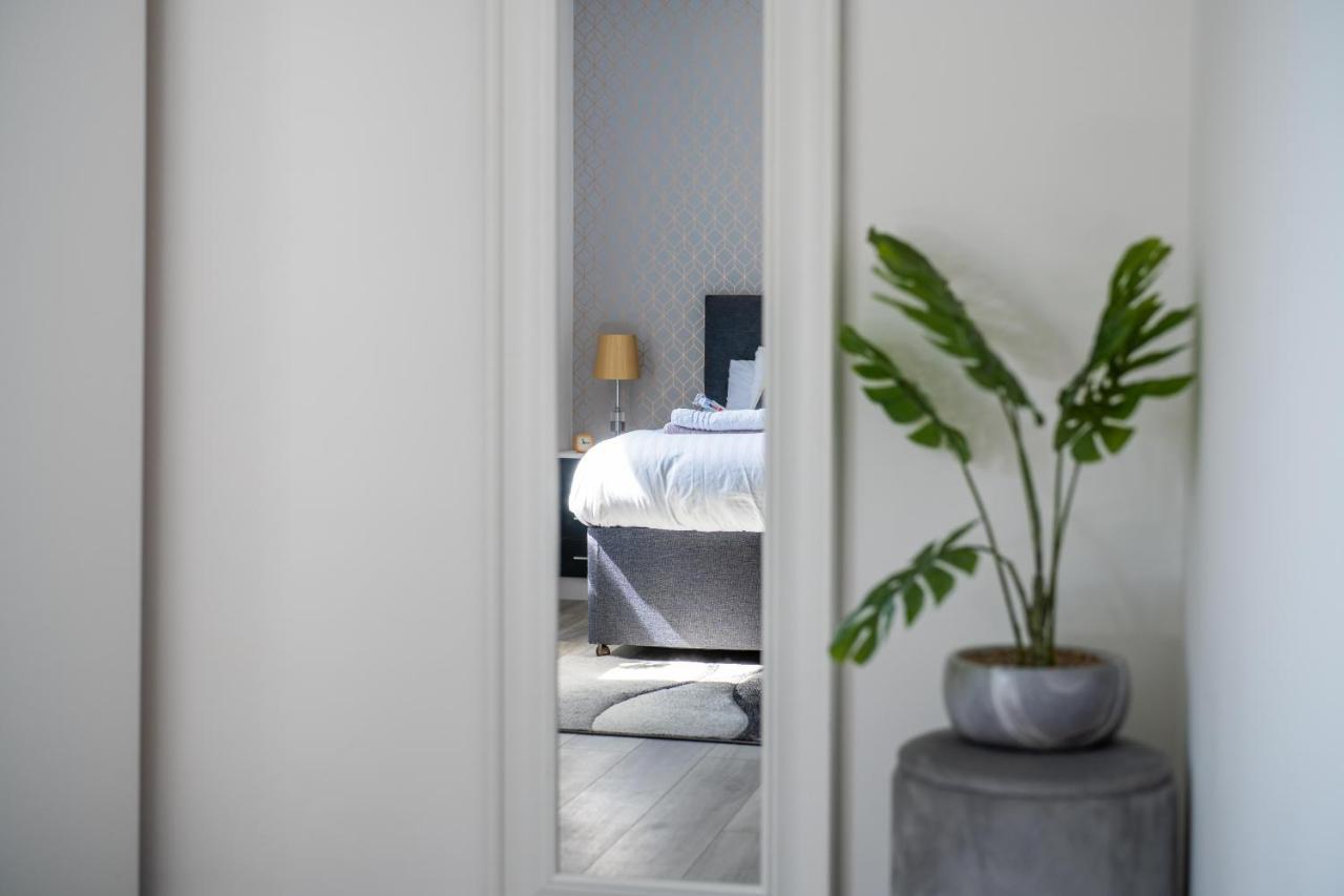 Ash View Place 4 -Heathrow - Thorpe Park - Free Parking Стейнс Экстерьер фото