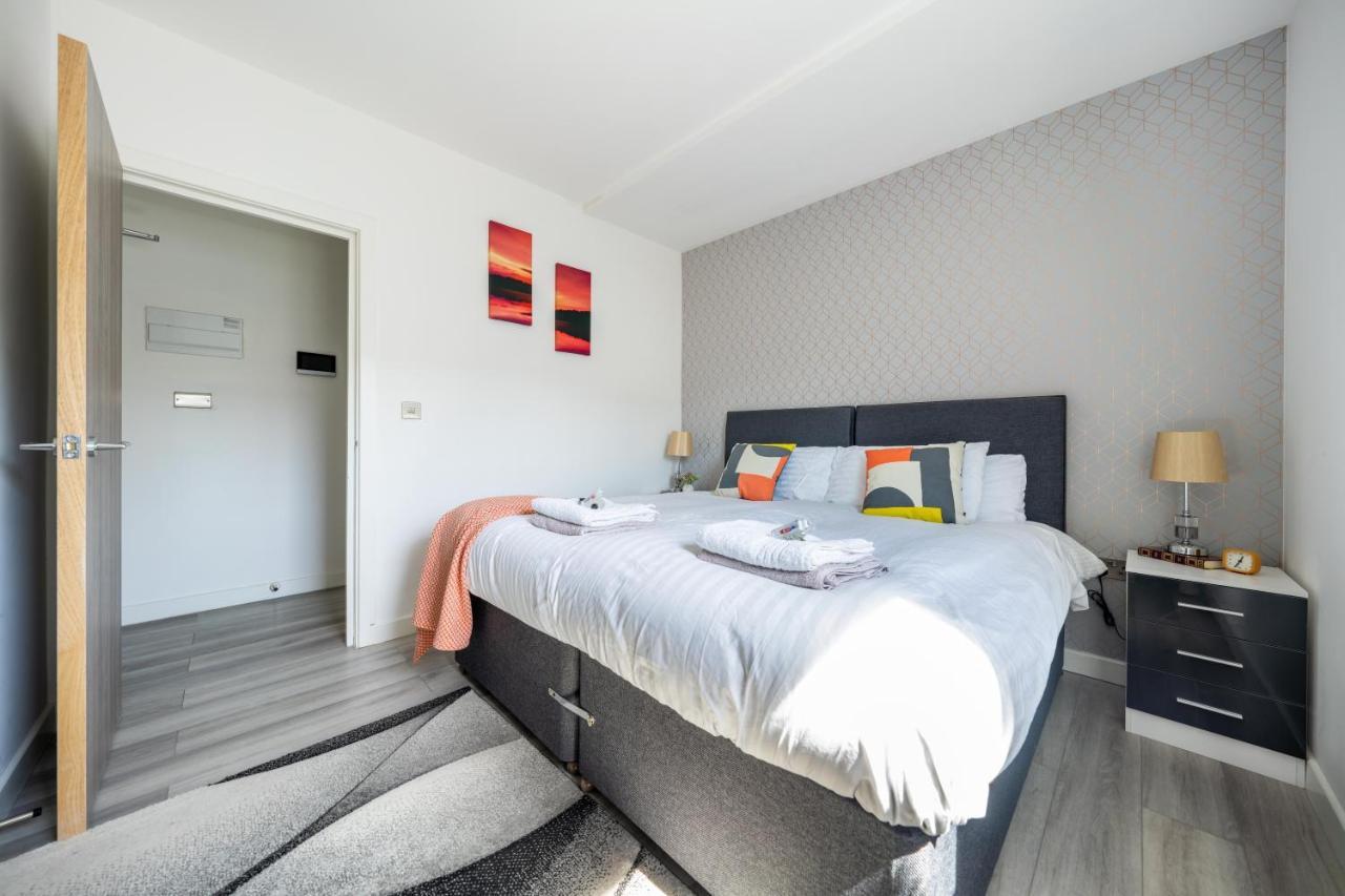 Ash View Place 4 -Heathrow - Thorpe Park - Free Parking Стейнс Экстерьер фото